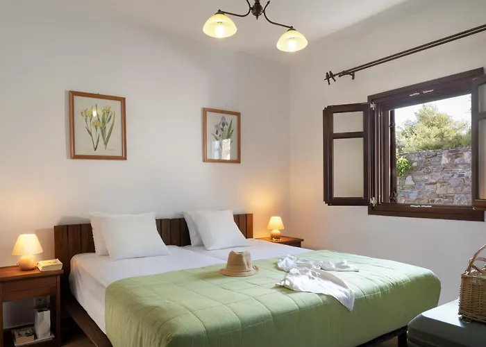 Esperos & Villa Lafkos